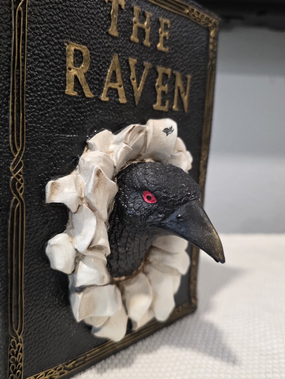 Halloween Decor Edgar Allan Poe The Raven - Picture 2 of 7